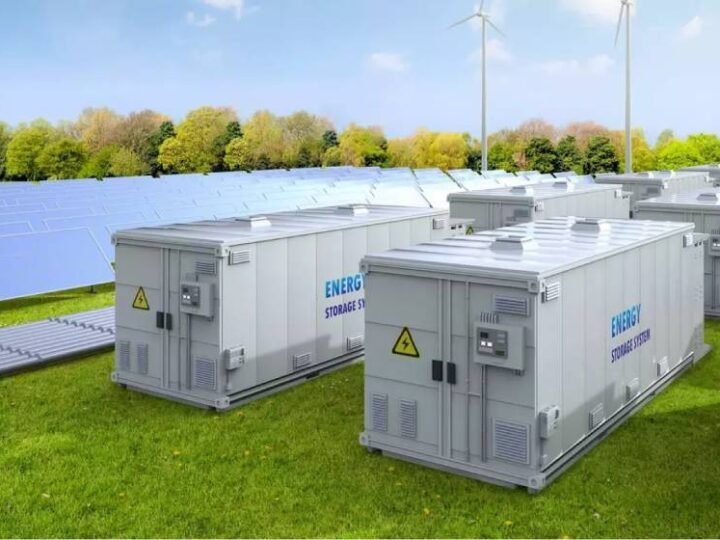 Primeiro projeto de armazenamento de energia colocado em usina solar