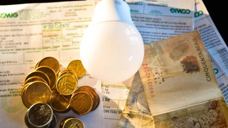 Aumento da Conta de Luz supera inflação em 15 anos Aumento da Conta de Luz supera inflação em 15 anos