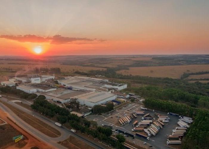 Cervejaria celebra inauguração de linha de produção em Anápolis