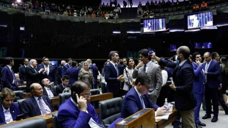 Congresso retorna à ativa antes de nova pausa em breve Congresso retorna à ativa antes de nova pausa em breve