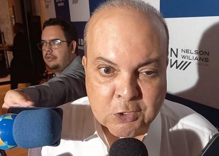 Ibaneis promete cortar ponto de professores em greve