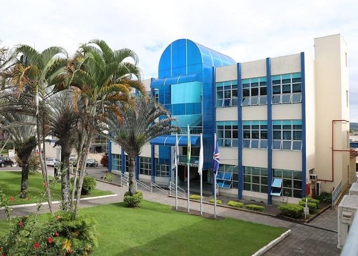 Oportunidades para docentes no Colégio Pedro II e na Unifal-MG