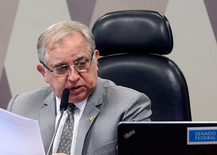 Prioridade na Qualificação Profissional é Defendida por Izalci