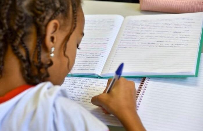 Prioridade para o Ensino de Português e Matemática Prioridade para o Ensino de Português e Matemática