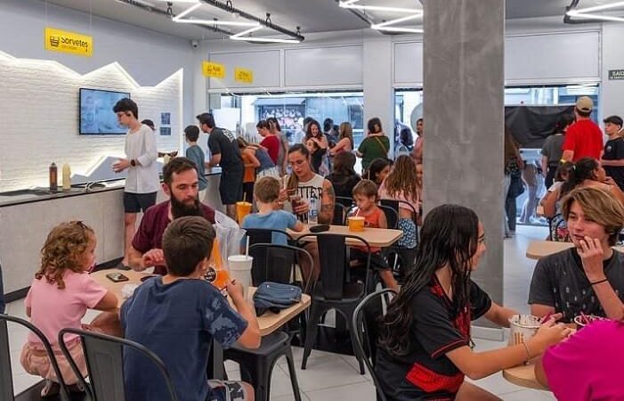 Variação de 0.2% no volume de serviços no Brasil, com destaque para São Paulo. Variação de 0.2% no volume de serviços no Brasil, com destaque para São Paulo.