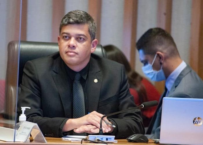 Distrital Donizet poderá ser expulso do MDB e suspenso da Câmara