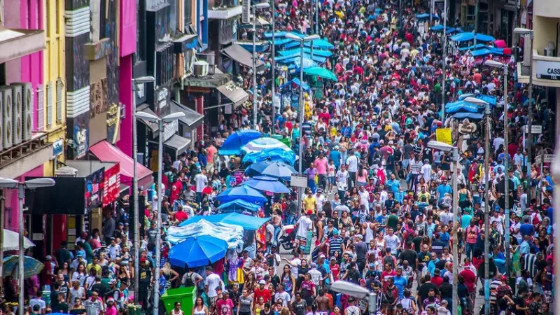 Investigação dos EUA destaca presença de produtos piratas na famosa 25 de março Investigação dos EUA destaca presença de produtos piratas na famosa 25 de março