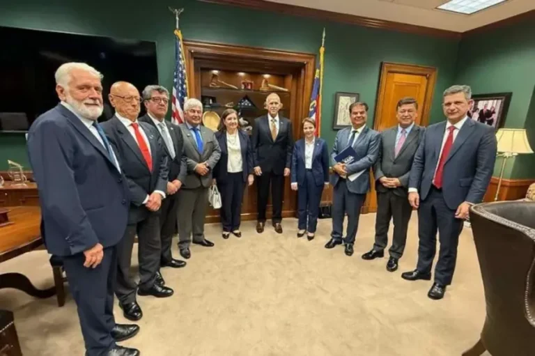 Missão de senadores nos EUA para barrar tarifa acaba em fracasso