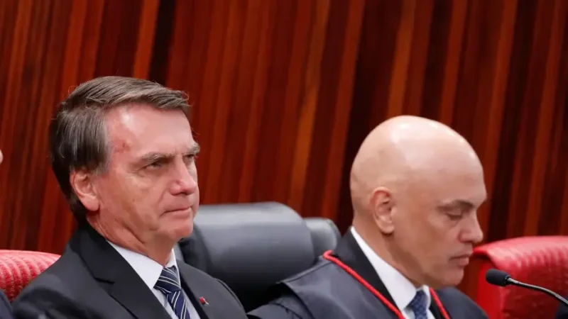 No Brasil ninguém escapa da lei, declara deputada sobre ações contra Bolsonaro No Brasil ninguém escapa da lei, declara deputada sobre ações contra Bolsonaro
