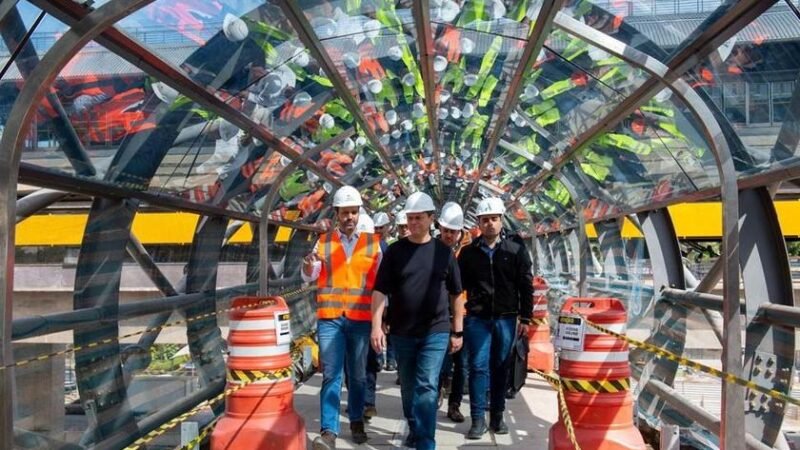 BYD acompanham governador Tarcísio em sua primeira experiência a bordo do trem da SkyRail BYD acompanham governador Tarcísio em sua primeira experiência a bordo do trem da SkyRail