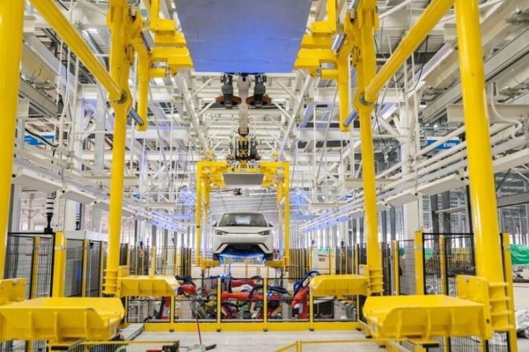 BYD apresenta seu primeiro carro 100% elétrico brasileiro