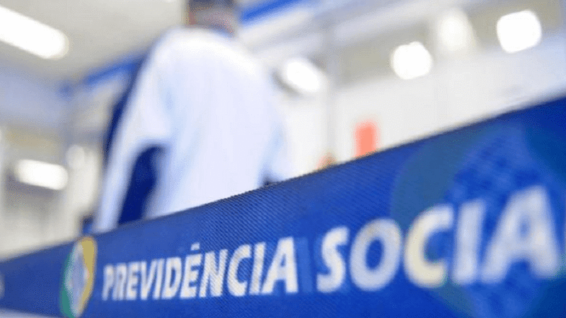 Aposentados e pensionistas fartos de dinheiro