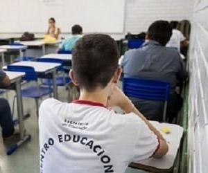 DF Quatro em cinco escolas públicas ainda esperam pela internet