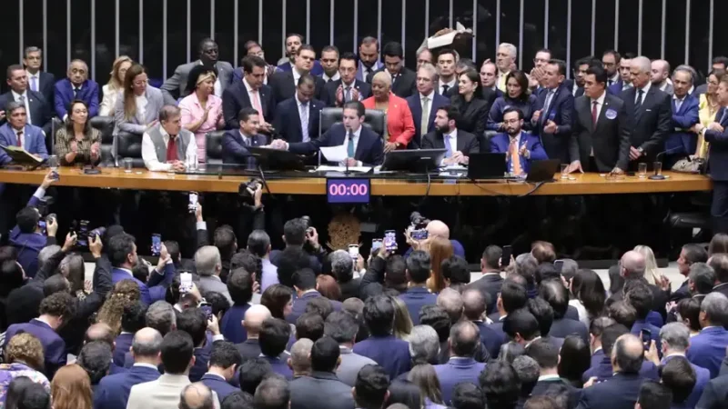 Deputados planejam anular todos vetos de Lula em licenciamento ambiental