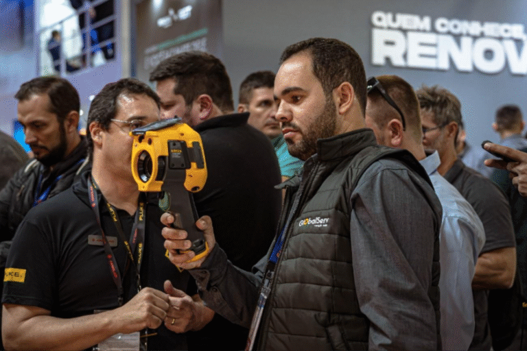 Fluke apresenta portfólio ampliado para o setor de energias renováveis na Intersolar South America 2025