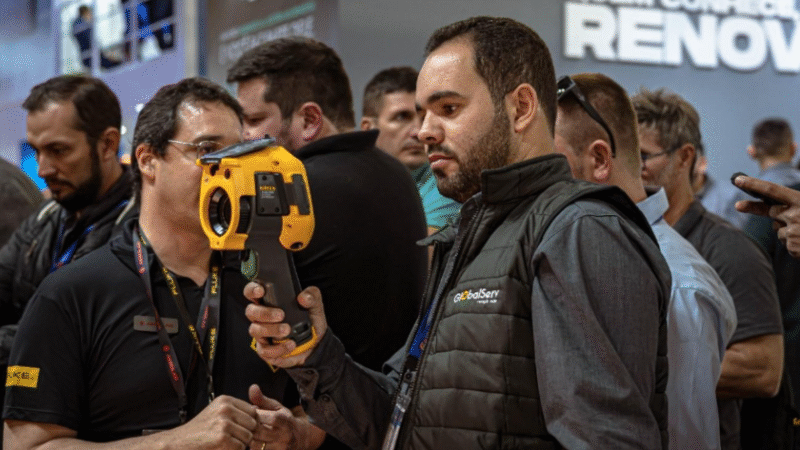 Fluke apresenta portfólio ampliado para o setor de energias renováveis na Intersolar South America 2025
