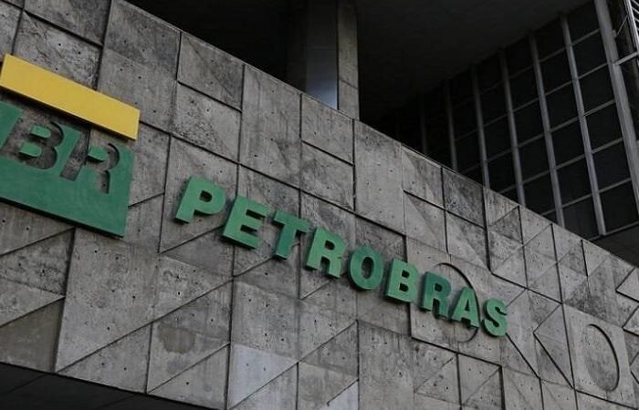 Petrobras Aprova Construção de Quatro Navios