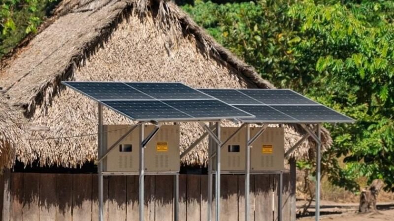 Energia solar leva desenvolvimento sustentável e proteção ambiental às aldeias Kayapó na Amazônia