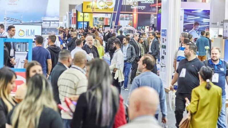 Indústria eletroeletrônica pretende encerrar o ano com quase 300 mil empregos, superando o patamar registrado em 2024