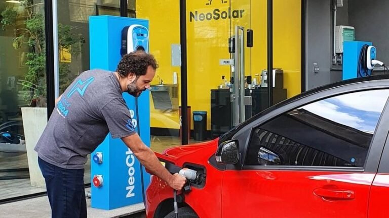 NeoCharge lança solução que facilita a instalação de carregadores para veículos elétricos em comércios