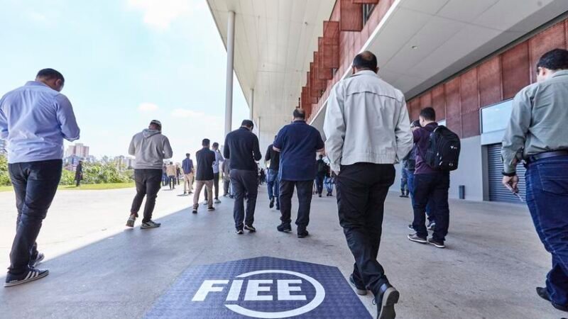 Presidente da ABVE traz visão estratégica sobre mobilidade elétrica no Congresso da FIEE