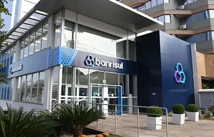 97 anos de banco gaúcho: uma história que se renova 97 anos de banco gaúcho: uma história que se renova
