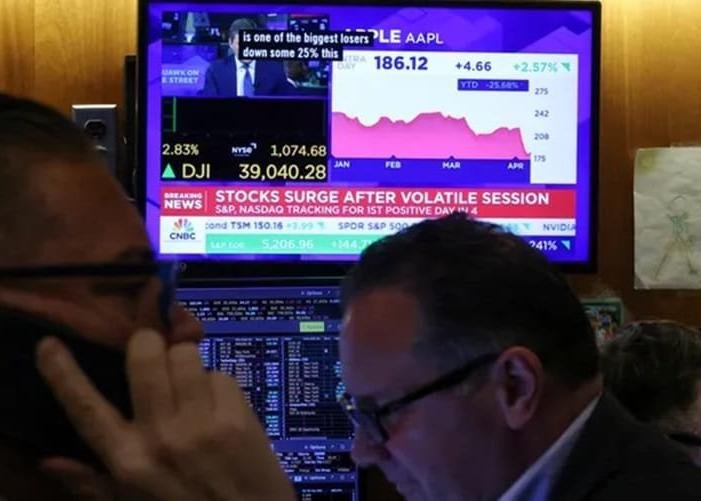 Bolsa celebra dólar lamenta nesta segunda