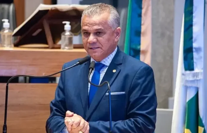 Bolso do distrital mais leve 30 mil reais para educadora