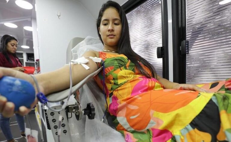Calouros dão o sangue em trote do bem