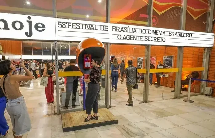 Em cartaz a sétima arte de sexta a 21