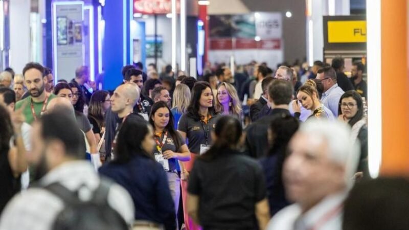 FIEE 2025 alia exposição de soluções à agenda de debates sobre transição energética