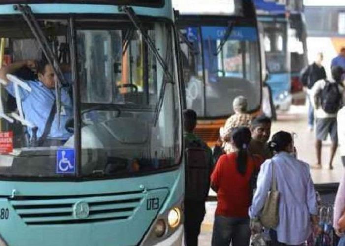 Moradores da Periferia Pagam Preços Elevados por Transporte