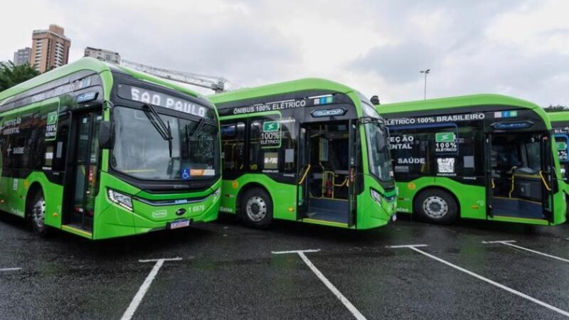 Ricardo Nunes recebe mais ônibus elétricos BYD para a cidade de São Paulo