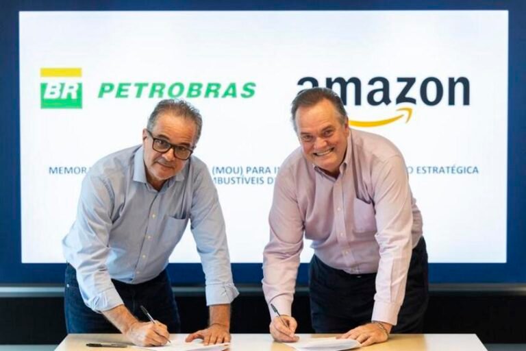 Amazon Brasil e Petrobras anunciam iniciativa de colaboração estratégica para combustíveis de baixo carbono