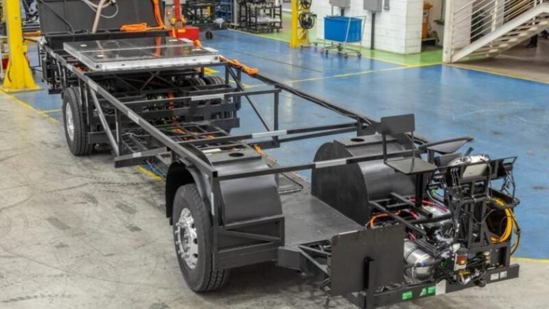 BYD apresenta o primeiro chassi elétrico Midi do Brasil na Arena ANTP