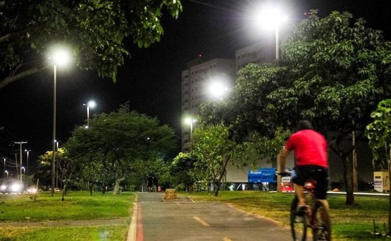 CEB investe cem milhoes em iluminacao publica