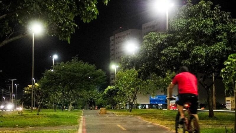 CEB investe cem milhoes em iluminacao publica CEB investe cem milhoes em iluminacao publica