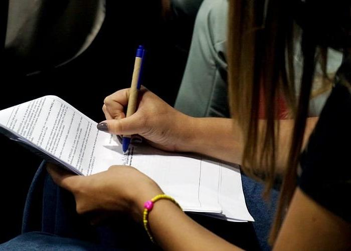 Cadeia de frango frito anuncia criacao de quatrocentos novos postos de trabalho