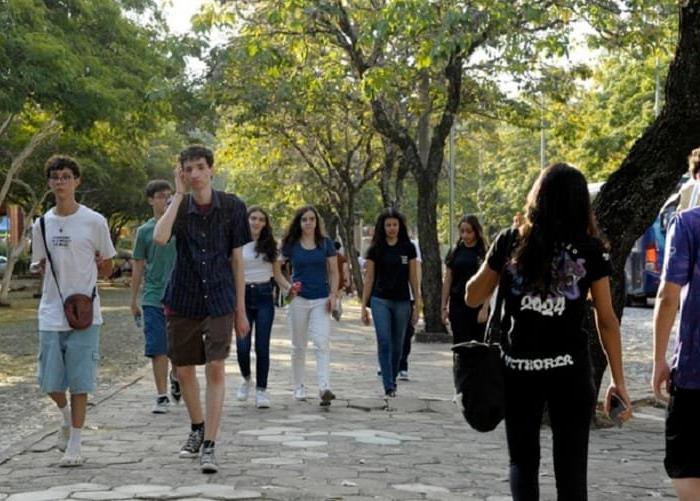Concurso para Professor na Universidade de Minas Gerais