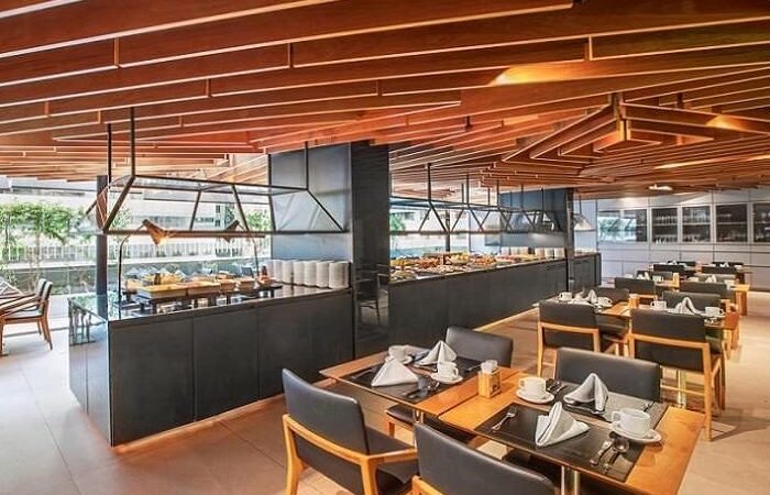 Declinio nas Vendas de Bares e Restaurantes Declinio nas Vendas de Bares e Restaurantes