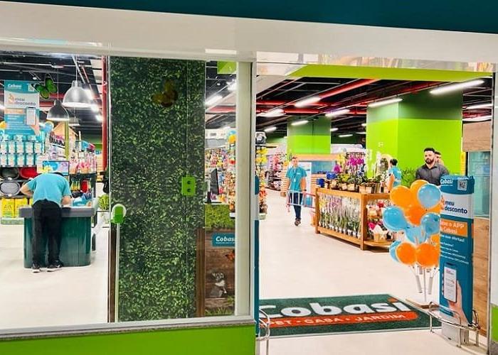 Empresa de Pet e Jardim Oferece Trezentas Oportunidades de Emprego em Diversas Areas