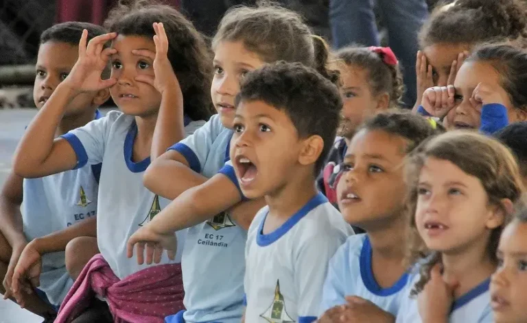 Empresas podem concorrer ao Cartao Uniforme Escolar