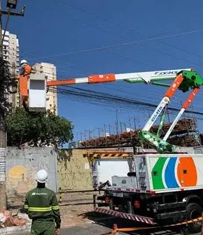 Fios Clandestinos Retirados dos Postes em Grande Quantidade Fios Clandestinos Retirados dos Postes em Grande Quantidade