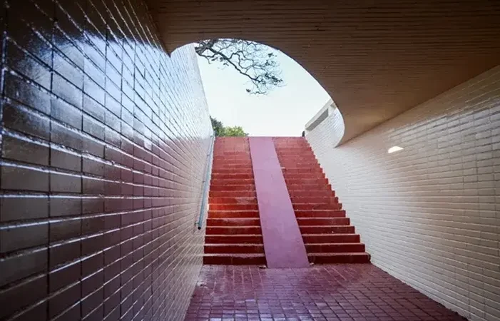 Instalação de câmeras em passagens subterrâneas para segurança Instalação de câmeras em passagens subterrâneas para segurança