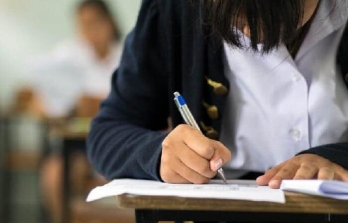 Milhoes de Candidatos Se Preparam para as Provas dos Professores Hoje