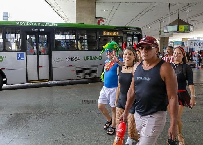 Ônibus gratuitos nesta sexta a noite e sabado a tarde