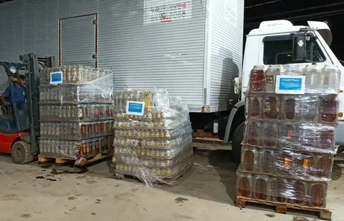 Operacao de Apreeansao e Descarte de Bebidas em Grande Escala