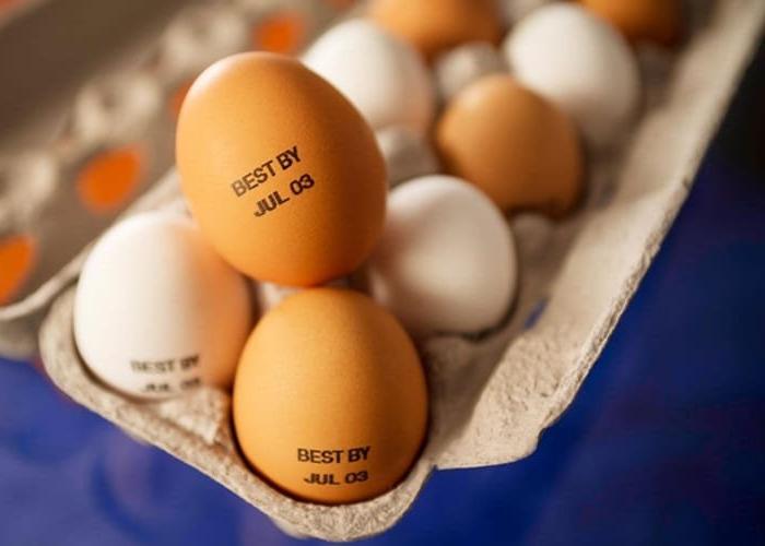 Ovos nos supermercados com preços mais acessíveis novamente