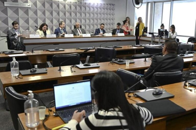 Riscos e oportunidades da diante dos avanços da IA marcam discussão sobre novo Estatuto do Trabalho