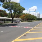 Sinalizacao no transito presta homenagem ao Corpo de Bombeiros